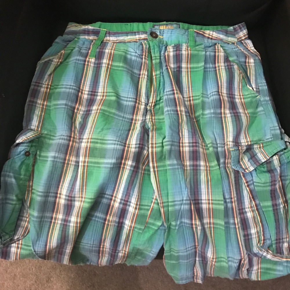 Men’s plaid shorts